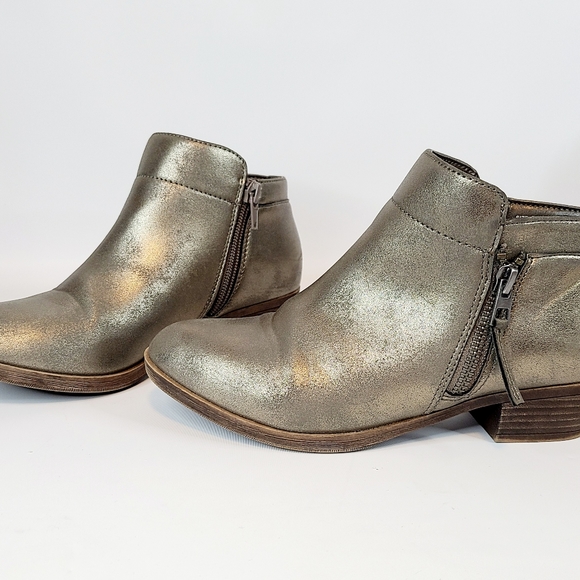 Maurices Metallic Gold Ankle Boots Zip Size 5.5 - Picture 4 of 9